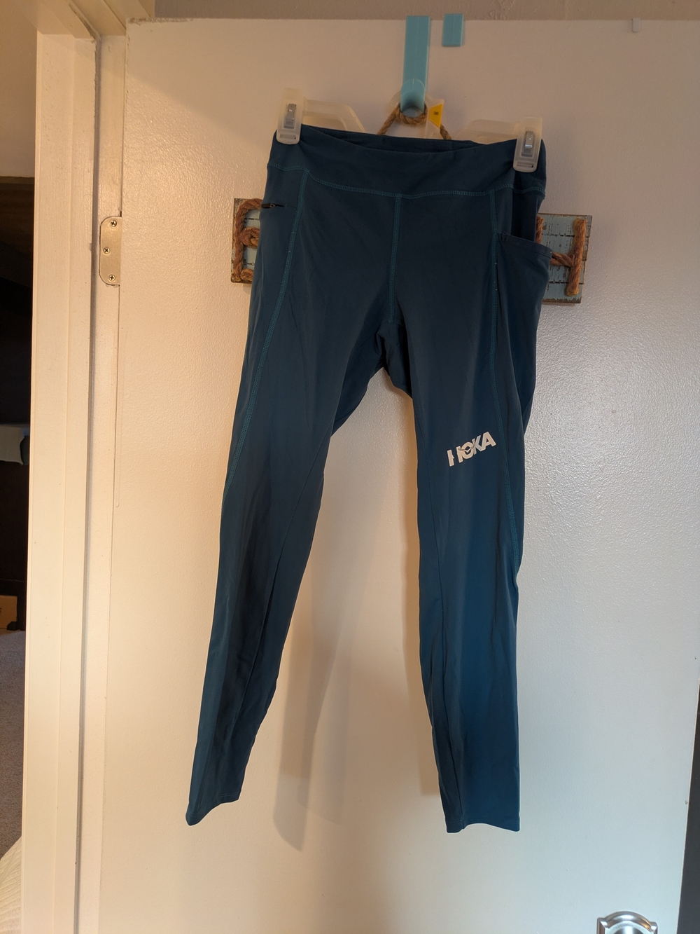 Hoka Teal Performance Women Leggings with 4 Pockets